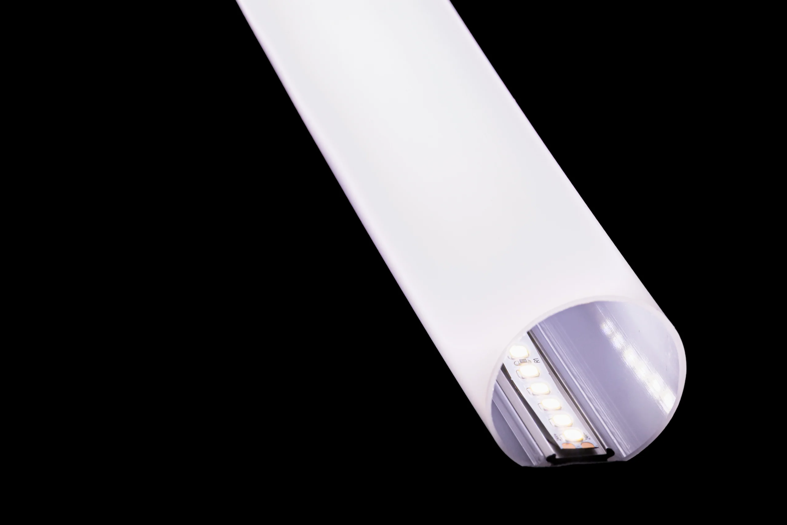 Profilo-curvo-con-led-Logica-Extrusions-_1_